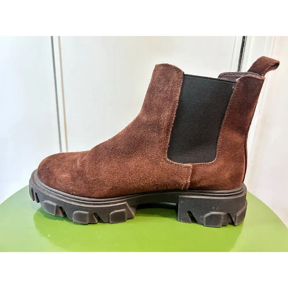 Urban‎ Outfitters Suede Brown Chelsea Boots Men’s Size 8